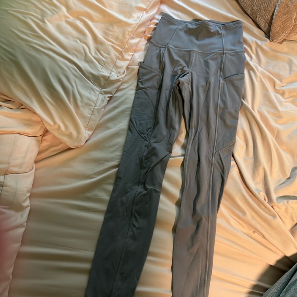 Lululemon leggings never worn
